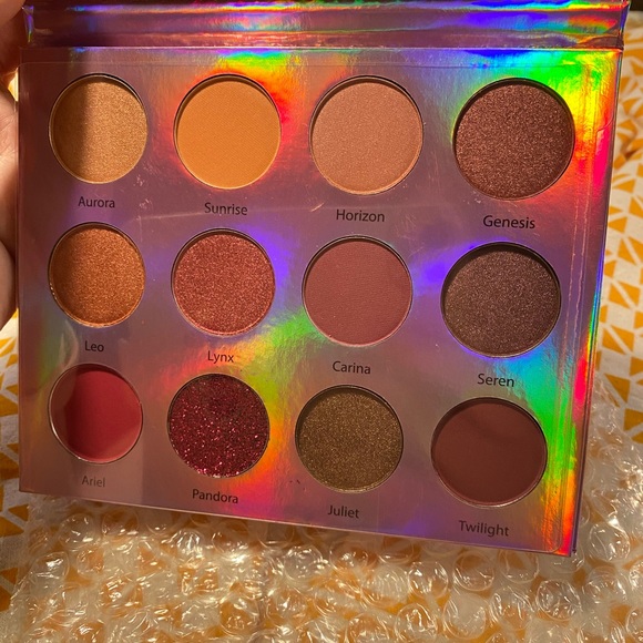 Palette Bundle - Picture 6 of 6